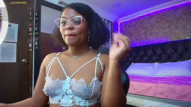 Snapshot of _Black_Barbiee_ chatting on 10-28-25, 11:58 Black Barbiee online show from 10-28-25, 11:58