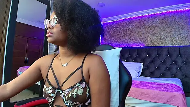 Snapshot of _Black_Barbiee_ chatting on 10-30-25, 12:28 Black Barbiee online show from 10-30-25, 12:28