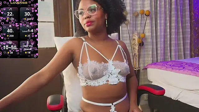 Snapshot of _Black_Barbiee_ chatting on 11-17-25, 12:33 Black Barbiee online show from 11-17-25, 12:33