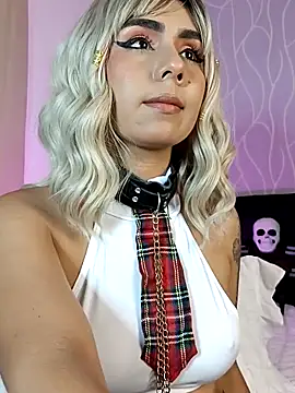 Snapshot of Emilyvalk_ chatting on 10-22-25, 07:35 Emilyvalk online show from 10-22-25, 07:35