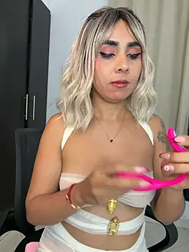 Snapshot of Emilyvalk_ chatting on 06-18-26, 08:57 Emilyvalk online show from 06-18-26, 08:57