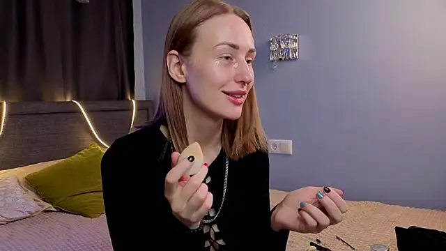 Snapshot of ZolaDickmann chatting on 11-06-25, 08:15 ZolaDickmann online show from 11-06-25, 08:15