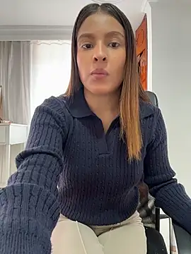 Snapshot of Talia_Bonet chatting on 06-08-26, 01:44 Talia Bonet online show from 06-08-26, 01:44