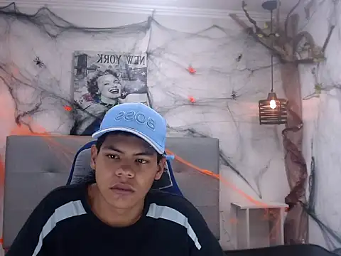 Snapshot of Yordi_Alpha chatting on 10-27-25, 12:20 Yordi Alpha online show from 10-27-25, 12:20