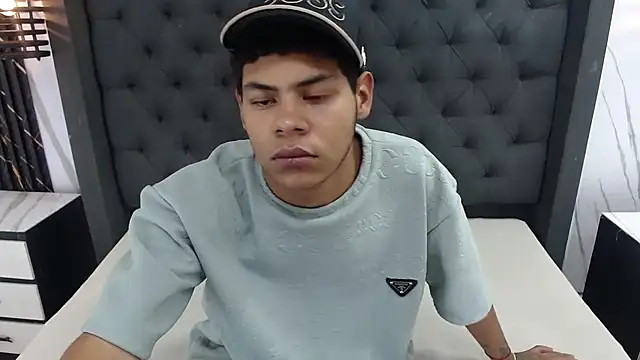 Snapshot of Yordi_Alpha chatting on 11-03-25, 01:01 Yordi Alpha online show from 11-03-25, 01:01