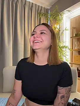 Snapshot of Beella1_ chatting on 06-22-26, 11:51 Beella1 online show from 06-22-26, 11:51