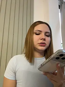 Snapshot of Beella1_ chatting on 07-06-26, 11:51 Beella1 online show from 07-06-26, 11:51