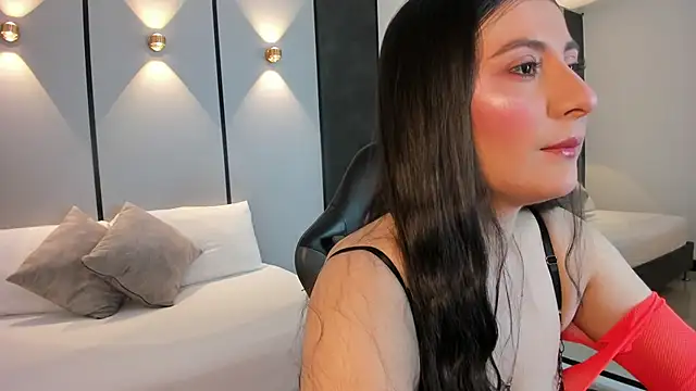 Snapshot of mia_collins96 chatting on 04-19-26, 02:22 mia collins96 online show from 04-19-26, 02:22