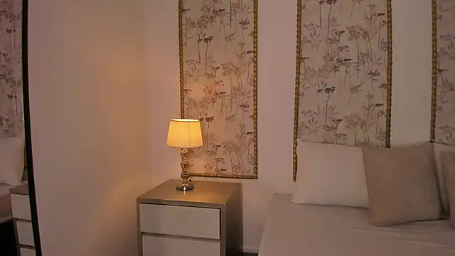 Snapshot of mia_collins96 chatting on 06-03-26, 02:14 mia collins96 online show from 06-03-26, 02:14