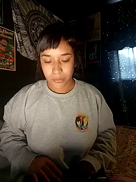 Snapshot of Isis_Bathory chatting on 10-23-25, 12:15 Isis Bathory online show from 10-23-25, 12:15