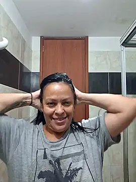 Snapshot of viviana-sexi chatting on 02-04-26, 06:58 viviana-sexi online show from 02-04-26, 06:58