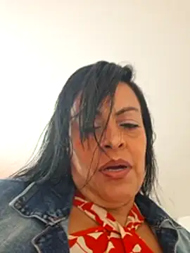 Snapshot of viviana-sexi chatting on 02-19-26, 05:09 viviana-sexi online show from 02-19-26, 05:09