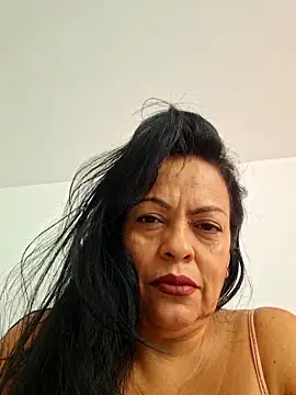 Snapshot of viviana-sexi chatting on 06-17-26, 01:01 viviana-sexi online show from 06-17-26, 01:01
