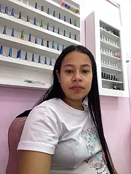 Snapshot of PaulaCruz01 chatting on 11-13-25, 07:46 PaulaCruz01 online show from 11-13-25, 07:46