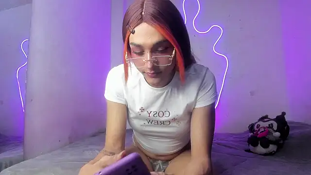 Mika  velvet online show from 11-19-25, 09:04