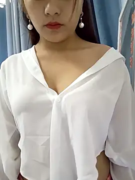 Snapshot of love-xx chatting on 10-31-25, 02:12 love-xx online show from 10-31-25, 02:12