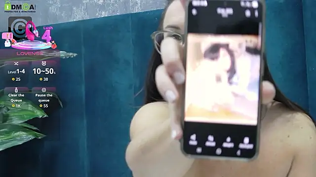 Roxie Anne online show from 02-03-26, 06:22