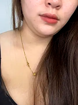 Snapshot of helo-kitty chatting on 11-08-25, 02:39 helo-kitty online show from 11-08-25, 02:39