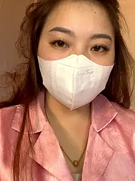 Snapshot of helo-kitty chatting on 01-13-26, 02:22 helo-kitty online show from 01-13-26, 02:22