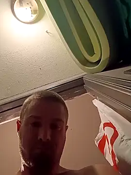 Snapshot of DadDDick925 chatting on 10-27-25, 02:43 DadDDick925 online show from 10-27-25, 02:43