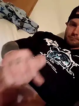 Snapshot of DadDDick925 chatting on 11-21-25, 10:03 DadDDick925 online show from 11-21-25, 10:03