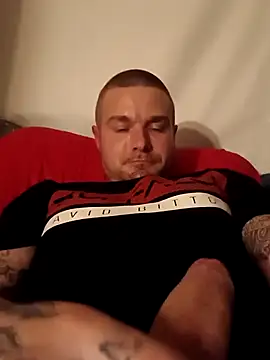 Snapshot of DadDDick925 chatting on 12-22-25, 11:07 DadDDick925 online show from 12-22-25, 11:07