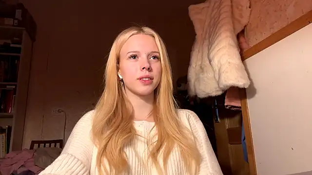 Snapshot of LiltedLube chatting on 11-25-25, 06:13 LiltedLube online show from 11-25-25, 06:13