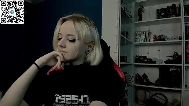 Holy Mistress S online show from 12-17-25, 10:10