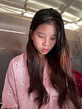 Snapshot of ninixinh chatting on 12-19-25, 02:29 ninixinh online show from 12-19-25, 02:29