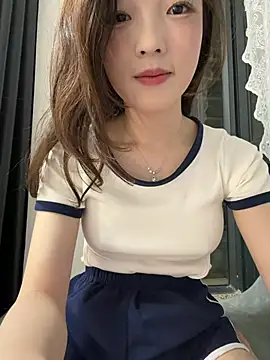 Snapshot of meimei_x chatting on 04-23-26, 12:29 meimei x online show from 04-23-26, 12:29