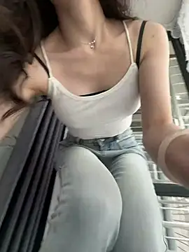 Snapshot of meimei_x chatting on 04-24-26, 05:32 meimei x online show from 04-24-26, 05:32
