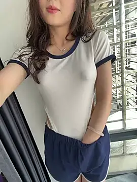 Snapshot of meimei_x chatting on 04-28-26, 06:51 meimei x online show from 04-28-26, 06:51