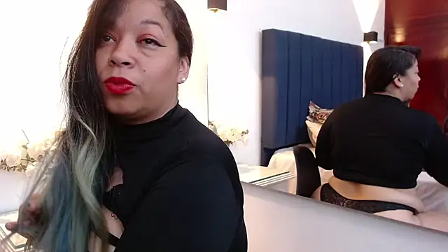 Snapshot of Angyrios chatting on 10-23-25, 02:16 Angyrios online show from 10-23-25, 02:16