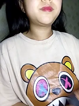 Quynhsumon online show from 02-22-26, 02:48