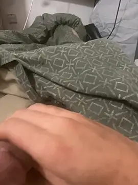 Snapshot of f7al00 chatting on 11-11-25, 06:02 f7al00 online show from 11-11-25, 06:02