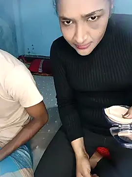 Snapshot of CoupleShow_432 chatting on 11-21-25, 03:54 CoupleShow 432 online show from 11-21-25, 03:54