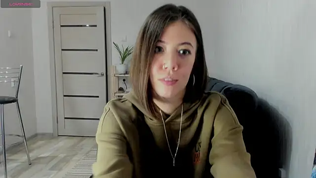 twinkle rosie online show from 10-24-25, 04:36