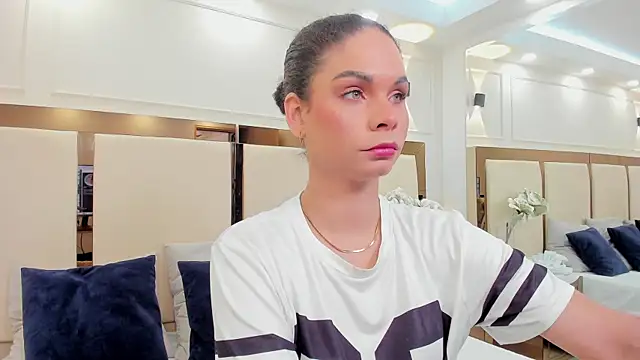 Snapshot of agatha_mendoza_ chatting on 11-12-25, 07:46 agatha mendoza online show from 11-12-25, 07:46