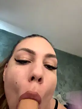 KittenKarlla online show from 10-25-25, 02:13