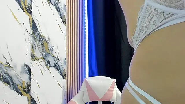 Snapshot of Scarlet_DLuce chatting on 11-28-25, 09:12 Scarlet DLuce online show from 11-28-25, 09:12