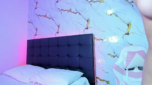 Scarlet DLuce online show from 04-01-26, 09:10