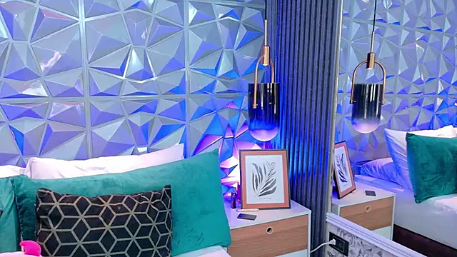 AdelineJhones online show from 04-17-26, 02:42