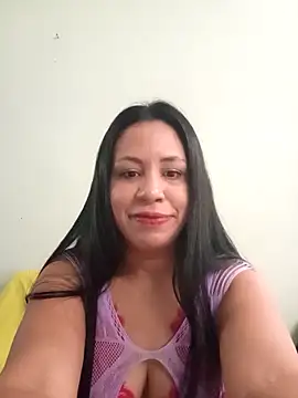 LeilaTaylor online show from 12-15-25, 02:21