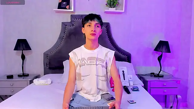 LiamPage  online show from 11-25-25, 09:26