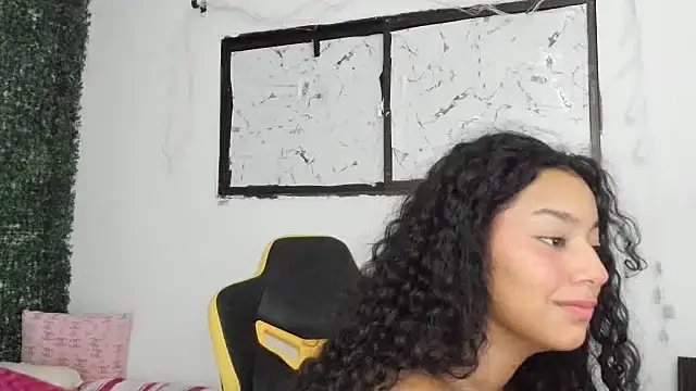 Snapshot of emily_stars1 chatting on 01-17-26, 10:42 emily stars1 online show from 01-17-26, 10:42