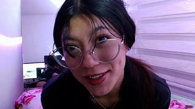 Snapshot of LissyM chatting on 05-02-26, 05:07 LissyM online show from 05-02-26, 05:07