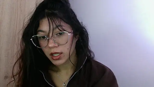 Snapshot of LissyM chatting on 05-11-26, 04:15 LissyM online show from 05-11-26, 04:15