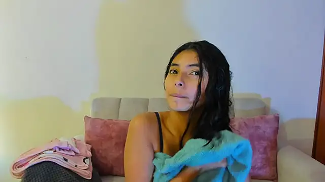 Snapshot of miadaviesx chatting on 11-09-25, 11:41 miadaviesx online show from 11-09-25, 11:41