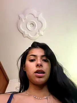 Snapshot of miadaviesx chatting on 11-14-25, 01:10 miadaviesx online show from 11-14-25, 01:10