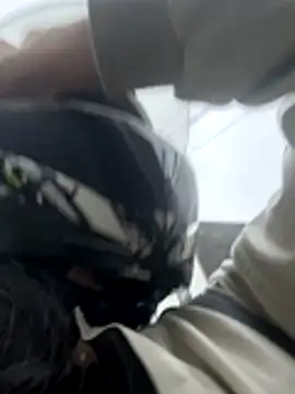 Snapshot of miadaviesx chatting on 11-15-25, 11:29 miadaviesx online show from 11-15-25, 11:29